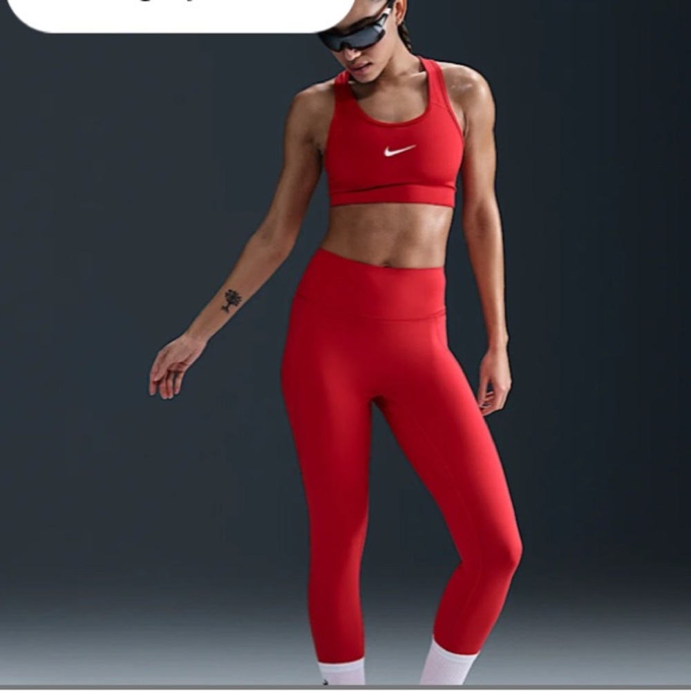 NWT SET Nike Swoosh Medium Support Padded Bra &
Universa High-Waisted Leggings